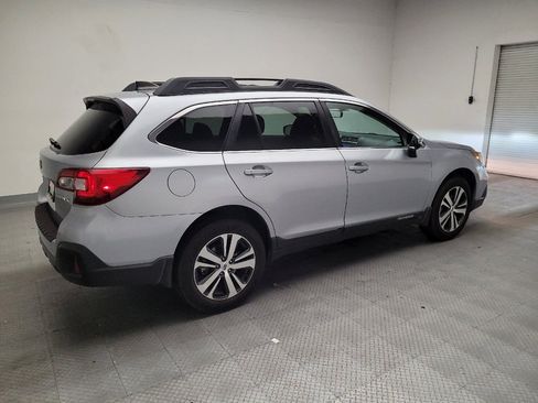 Used 2018 Subaru Outback 2.5i Limited AWD/4WD image 10