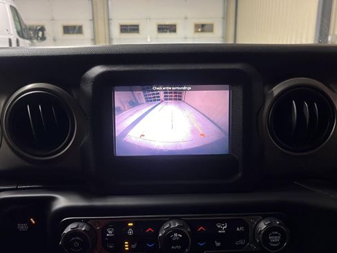 Used 2021 Jeep Wrangler Unlimited Sport image 15