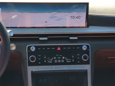 Used 2025 Genesis GV80 3.5T Prestige image 17