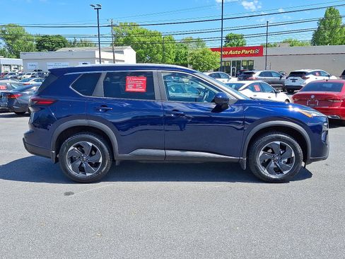 Certified 2024 Nissan Rogue SV w/ SV Premium Package AWD/4WD image 9
