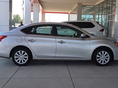 Used 2019 Nissan Sentra S FWD image 4