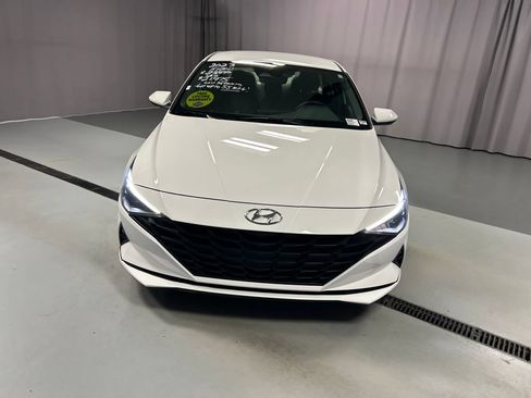 Used 2023 Hyundai Elantra Blue FWD image 2