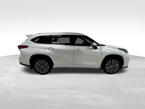 Used 2020 Toyota Highlander Platinum image 8