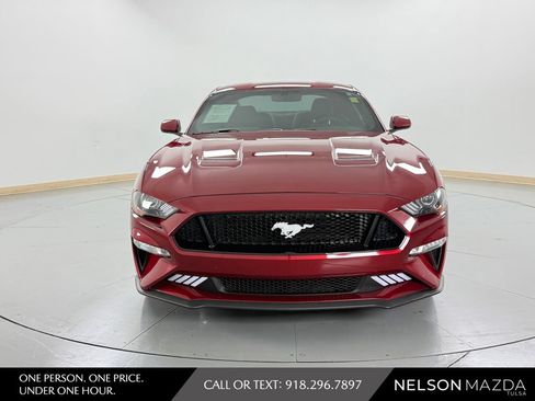 Used 2018 Ford Mustang GT RWD image 2