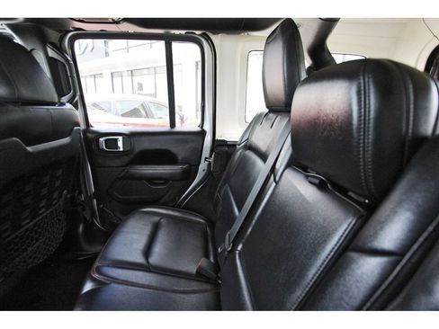Used 2019 Jeep Wrangler Unlimited Rubicon AWD/4WD image 12