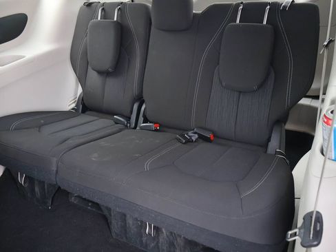 Used 2023 Chrysler Voyager LX FWD image 13