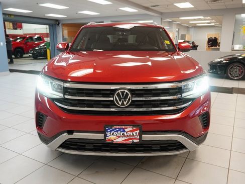 Used 2021 Volkswagen Atlas Cross Sport SE w/ Panoramic Sunroof Package image 16