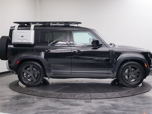 Used 2020 Land Rover Defender 110 First Edition AWD/4WD image 6