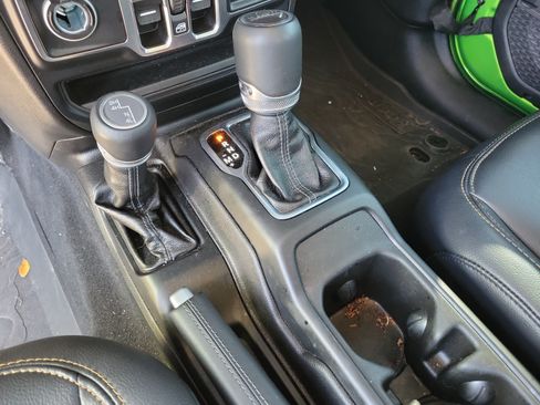Certified 2025 Jeep Gladiator Sport AWD/4WD image 23
