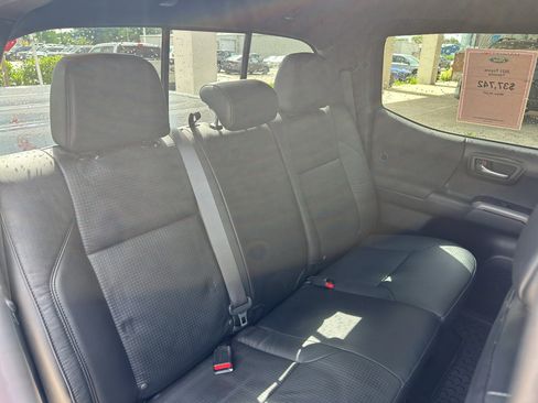 Used 2021 Toyota Tacoma TRD Sport AWD/4WD image 36
