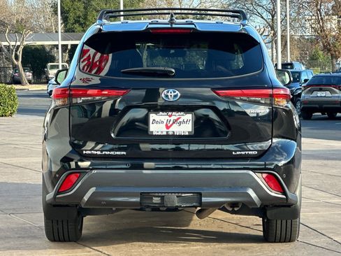 Certified 2022 Toyota Highlander Limited image 6