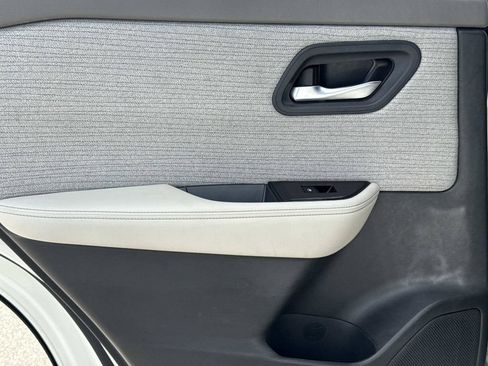 Certified 2023 Nissan Rogue SV FWD image 12