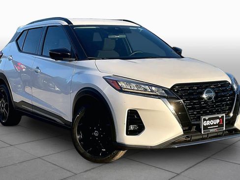 Used 2021 Nissan Kicks SR FWD image 3