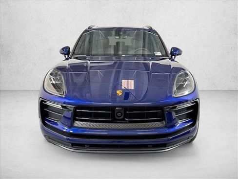 Certified 2026 Porsche Macan AWD/4WD image 6