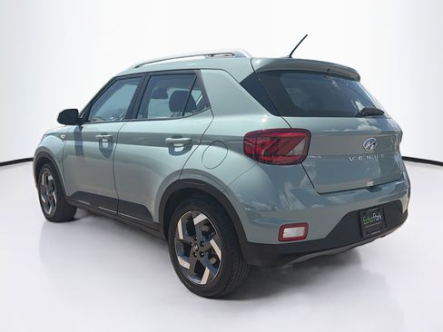 Used 2025 Hyundai Venue SEL FWD image 5