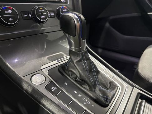 Used 2016 Volkswagen e-Golf SE image 24
