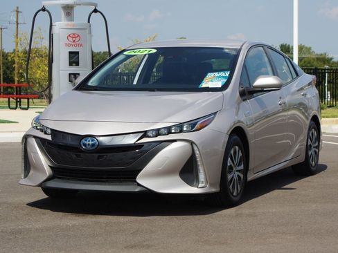 Used 2021 Toyota Prius Prime XLE image 25