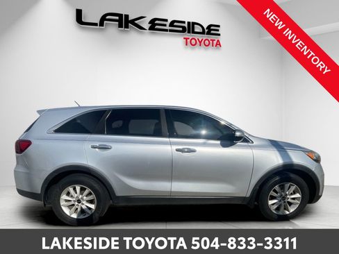 Used 2019 Kia Sorento LX image 8