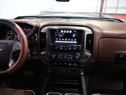 Used 2018 Chevrolet Silverado 1500 High Country AWD/4WD image 7