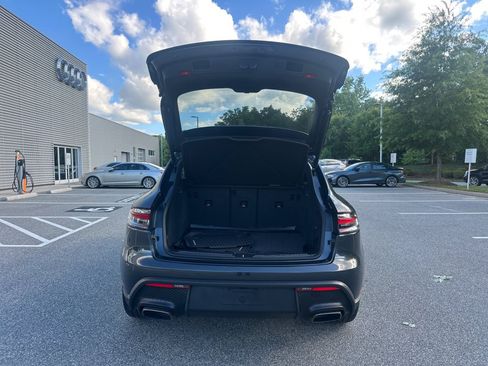 Used 2022 Porsche Macan AWD/4WD image 14