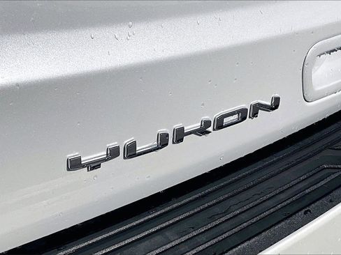 Used 2021 GMC Yukon XL Denali w/ Denali Ultimate Package image 32