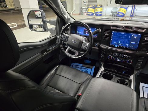 Used 2023 Ford F350 Lariat image 43