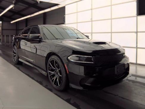 Used 2023 Dodge Charger R/T w/ Navigation & Travel Group RWD image 2