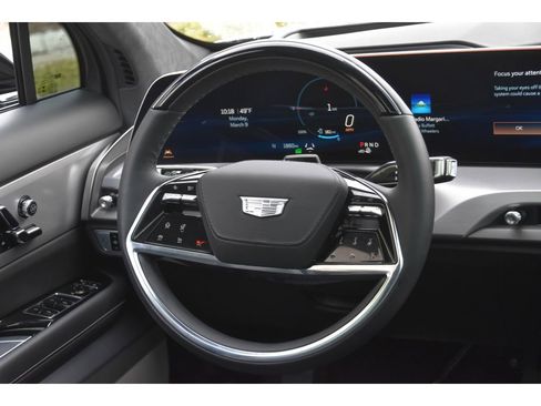 Certified 2026 Cadillac Vistiq Platinum image 19