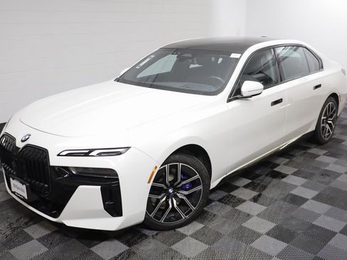 Certified 2025 BMW 740i xDrive 740i xDrive w/ Premium Package image 2