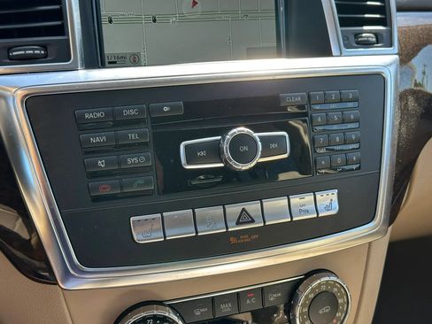 Used 2014 Mercedes-Benz GL 450 4MATIC image 33