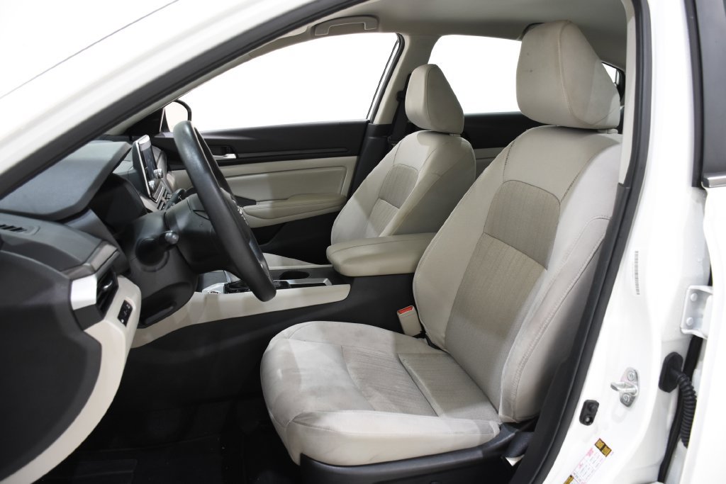 Used 2025 Nissan Altima 2.5 SV FWD image 22