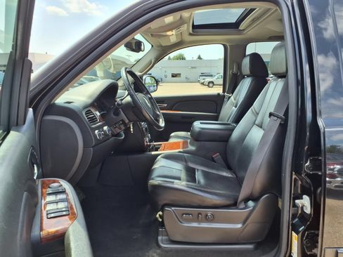 Used 2007 Chevrolet Tahoe LTZ w/ LTZ Preferred Equipment Group AWD/4WD image 15