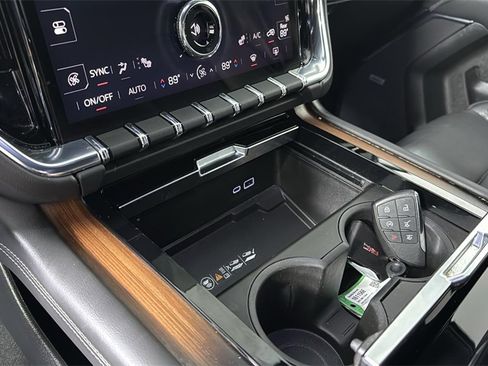 Used 2025 GMC Yukon Denali image 38