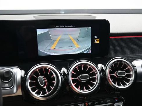 Used 2022 Mercedes-Benz GLB 250 image 7