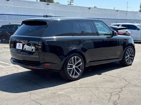 Used 2024 Land Rover Range Rover SE image 4