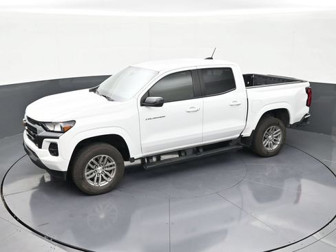 Used 2024 Chevrolet Colorado LT w/ LT Convenience Package RWD image 12