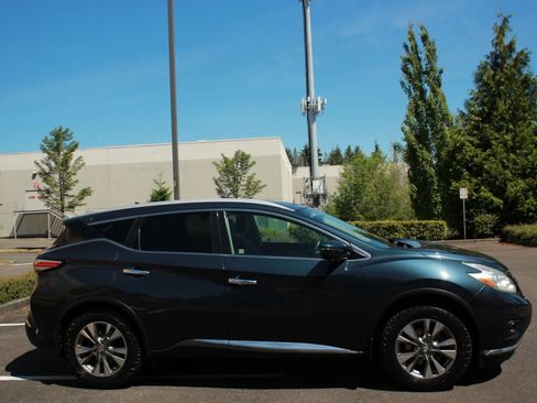 Used 2016 Nissan Murano SV AWD/4WD image 8