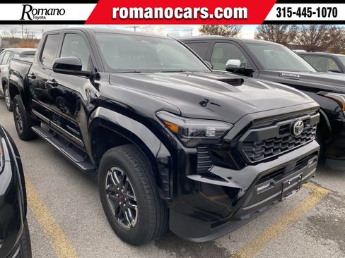 Used 2024 Toyota Tacoma TRD Sport image 1