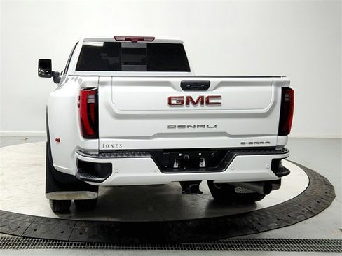 Used 2025 GMC Sierra 3500 Denali w/ Technology Package image 6