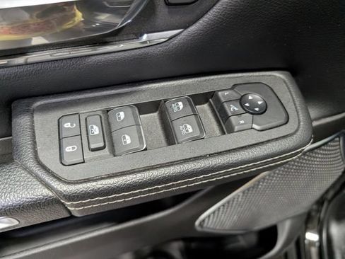Used 2025 RAM 1500 Laramie w/ Sport Appearance Package AWD/4WD image 15