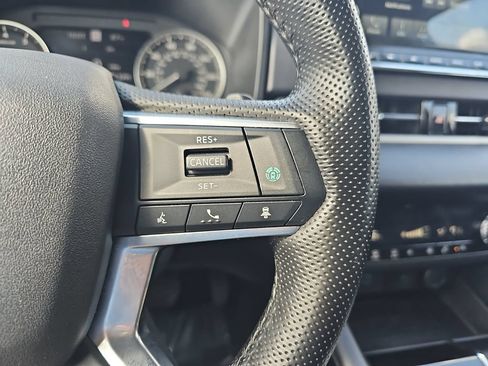 Used 2024 Mitsubishi Outlander SE FWD image 18