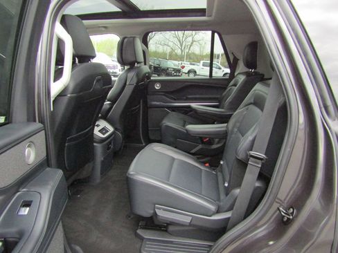 Used 2025 Lincoln Navigator Reserve AWD/4WD image 17