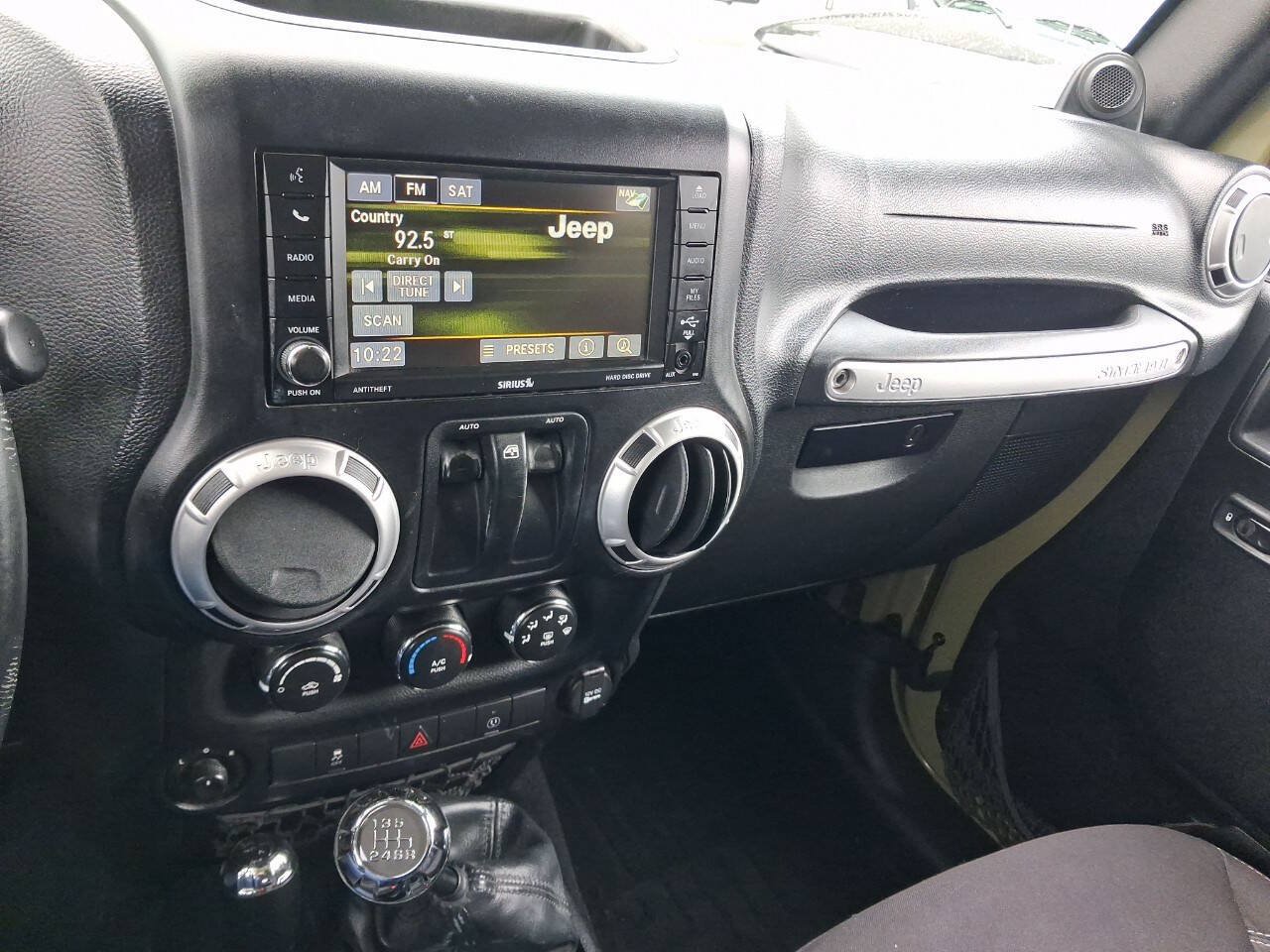 Used 2013 Jeep Wrangler Sahara w/ Connectivity Group AWD/4WD image 26