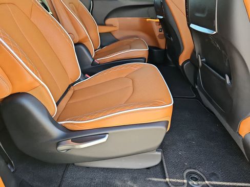 New 2026 Chrysler Pacifica Pinnacle image 20
