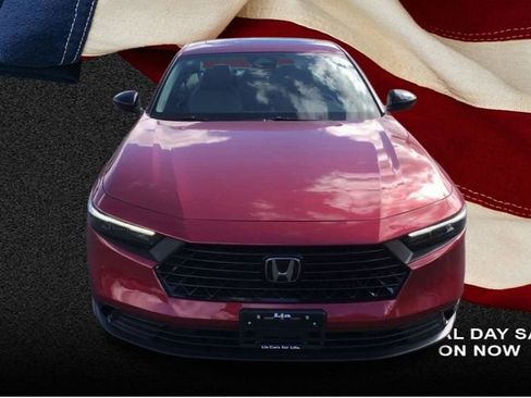 Certified 2025 Honda Accord SE image 3