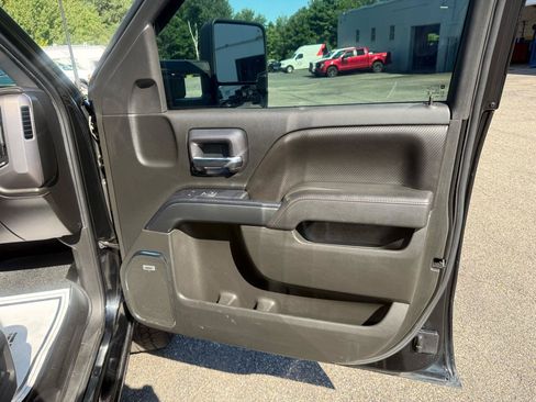 Used 2015 GMC Sierra 1500 SLT w/ All-Terrain Package AWD/4WD image 25