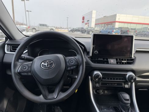 Used 2023 Toyota RAV4 LE image 11