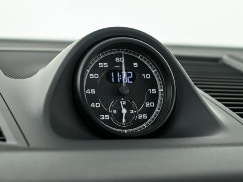 New 2026 Porsche Macan image 17