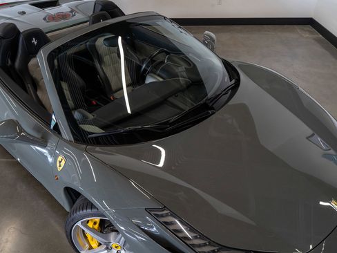 Used 2012 Ferrari 458 Spider RWD image 40
