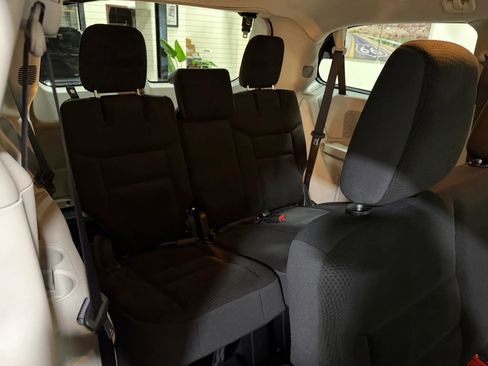 Used 2019 Dodge Grand Caravan SE FWD image 27